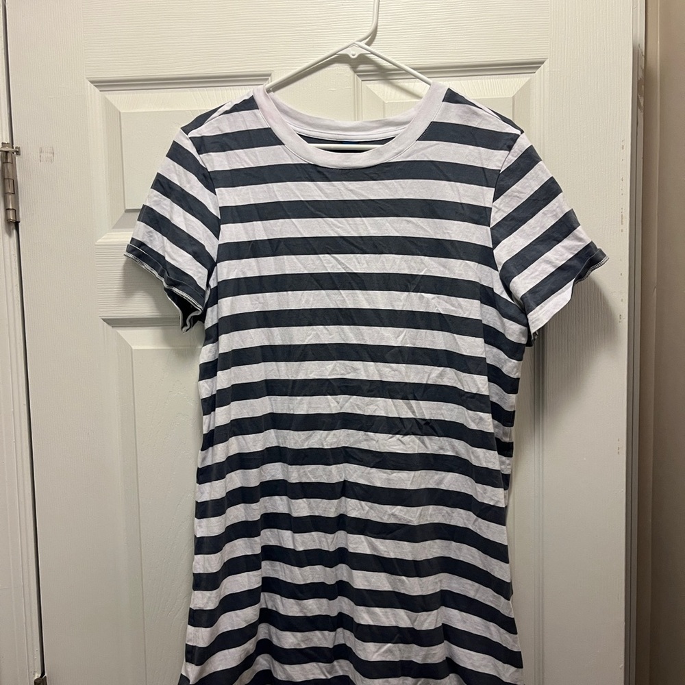 Old Navy Striped Navy and White T-Shirt Dress
